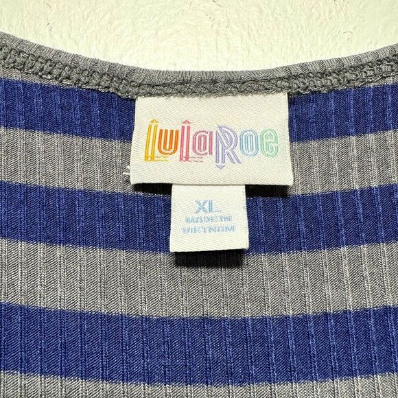 LuLaRoe Tunic Pullover Short Sleeve Blue Gray Stripe Ribbed Shirt Women sz XL - Picture 2 of 4